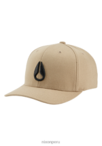 accesorios educacion fisica Nixon snapback en el fondo caqui 86XRT423