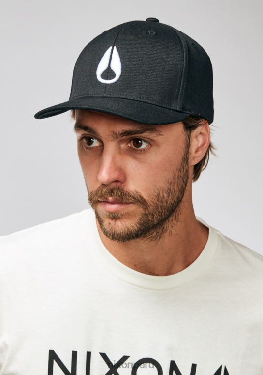 accesorios educacion fisica Nixon snapback en el fondo blanco negro 86XRT421