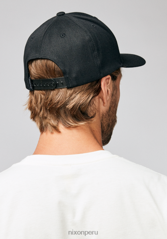accesorios educacion fisica Nixon snapback en el fondo blanco negro 86XRT421