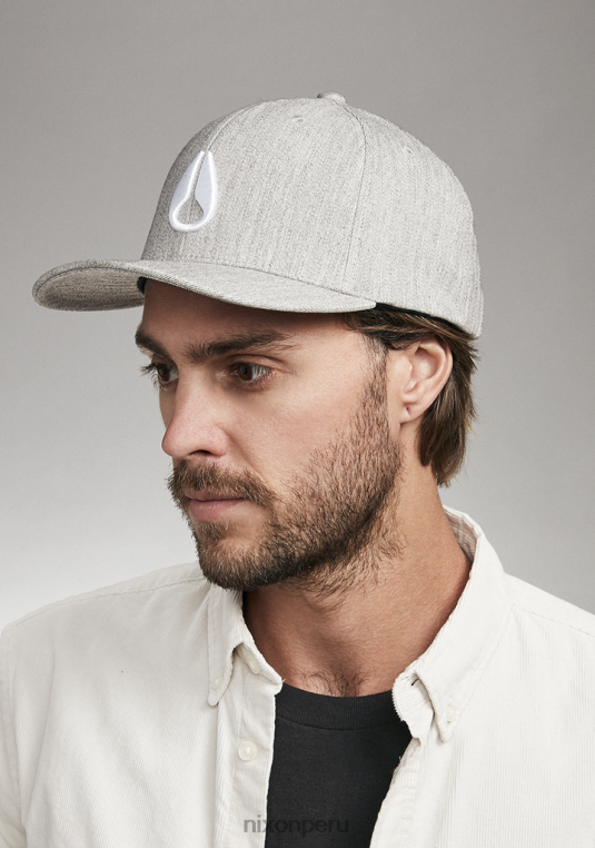 accesorios educacion fisica Nixon snapback en el fondo gris jaspeado/blanco 86XRT425