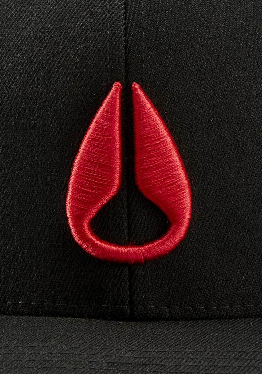 accesorios educacion fisica Nixon snapback en el fondo negro/rojo 86XRT426